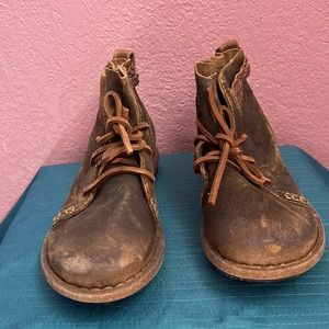 Born Temple Boots